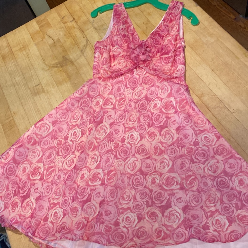 Pink Silk Sleeveless Dress with Rose Motif. size 4P